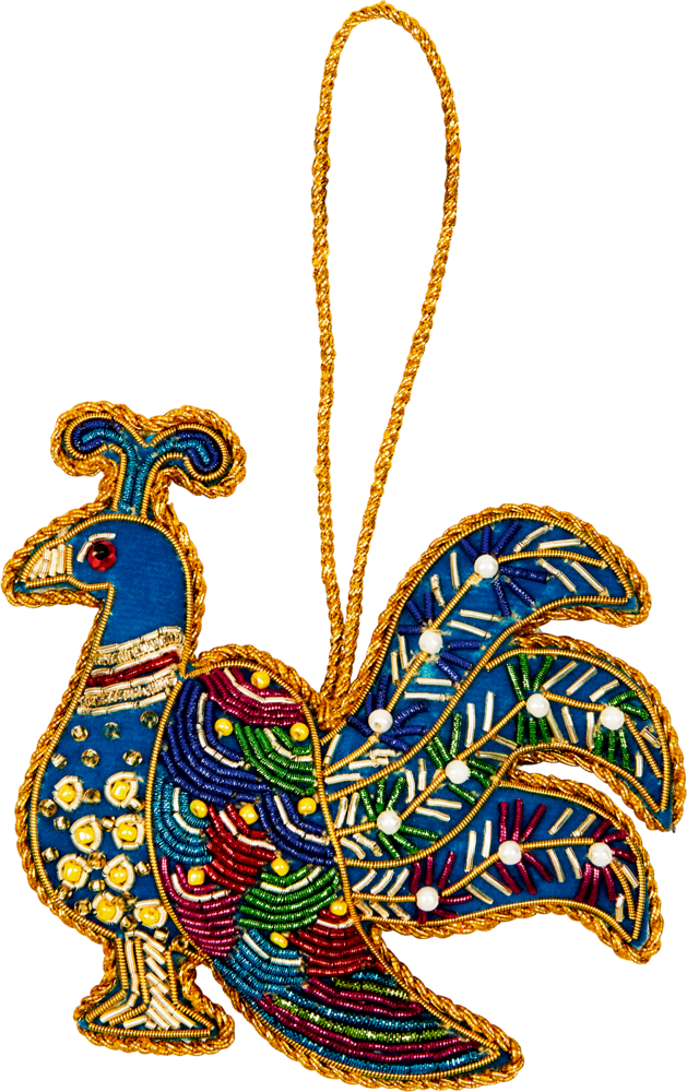 Pfauenförmiges Ornament mit bunter Stickerei, Perlen, Goldfadendetails und einer goldenen Aufhängeschlaufe.