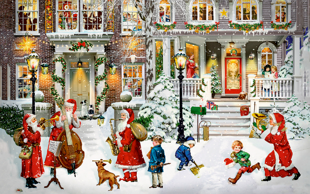 Mehrere als Weihnachtsmänner verkleidete Personen musizieren im Schnee vor geschmückten Häusern, Kinder spielen, Schnee fällt.