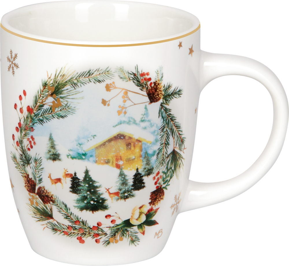 Weiße Tasse mit einer verschneiten Hütte, Bäumen, Rehen und einem Kiefernkranz in einer festlichen Winterlandschaft.