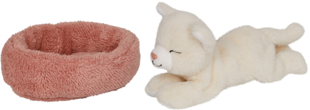 Ein weißes Plüschkätzchen mit geschlossenen Augen liegt neben einem runden, rosafarbenen, flauschigen Haustierbett.
