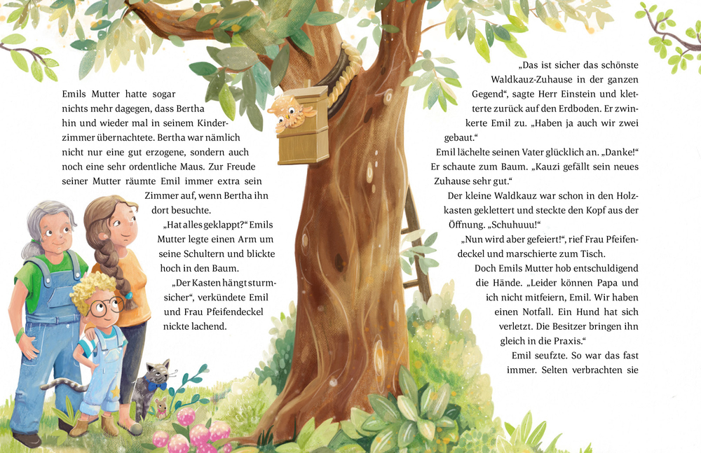 Eine Katze, eine Eule und eine Maus sitzen mit Papier und Bleistiften an einem Schreibtisch.