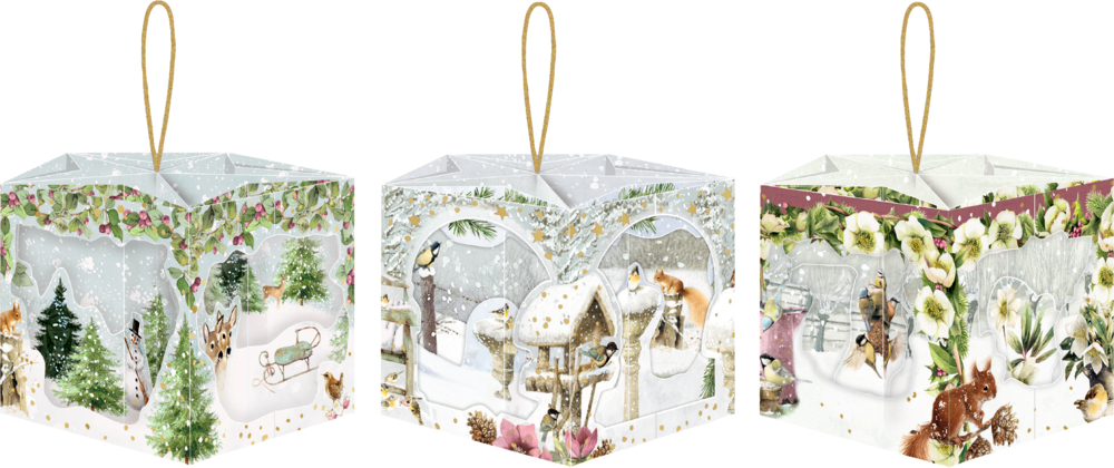 Drei sechseckige Papieranhänger mit winterlichen Waldmotiven, Tieren und Schneelandschaften, jeweils mit Goldkordel zum Aufhängen.