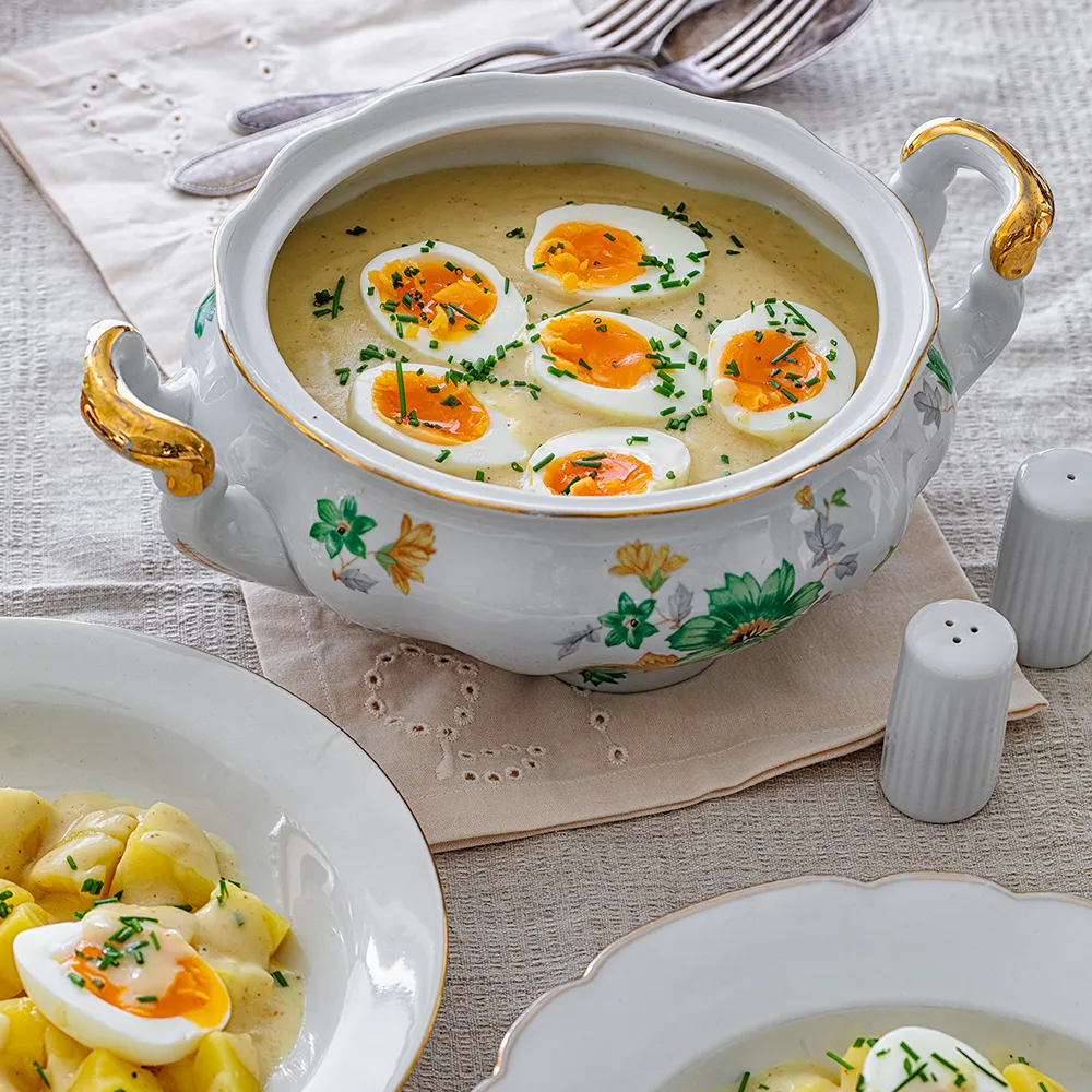 Senfeier mit Salzkartoffeln
