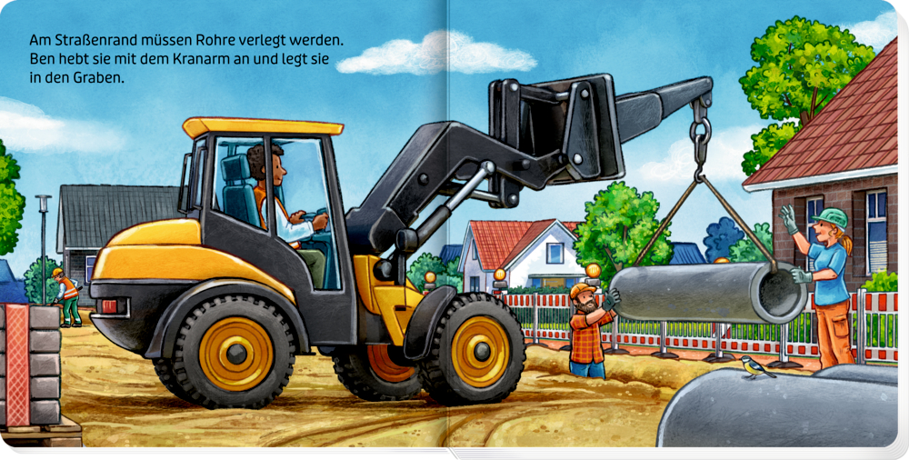 Ein Arbeiter bedient einen gelben Bagger und hebt ein Betonrohr, weitere Personen führen das Rohr mit den Händen.