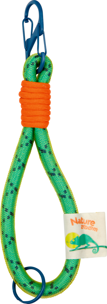 Schlüsselanhänger Kordel - Nature Zoom Grüne und orangefarbener Kordel-Schlüsselanhänger mit blauem Metallclip und Etikett von Nature Zoom auf weißem Hintergrund.