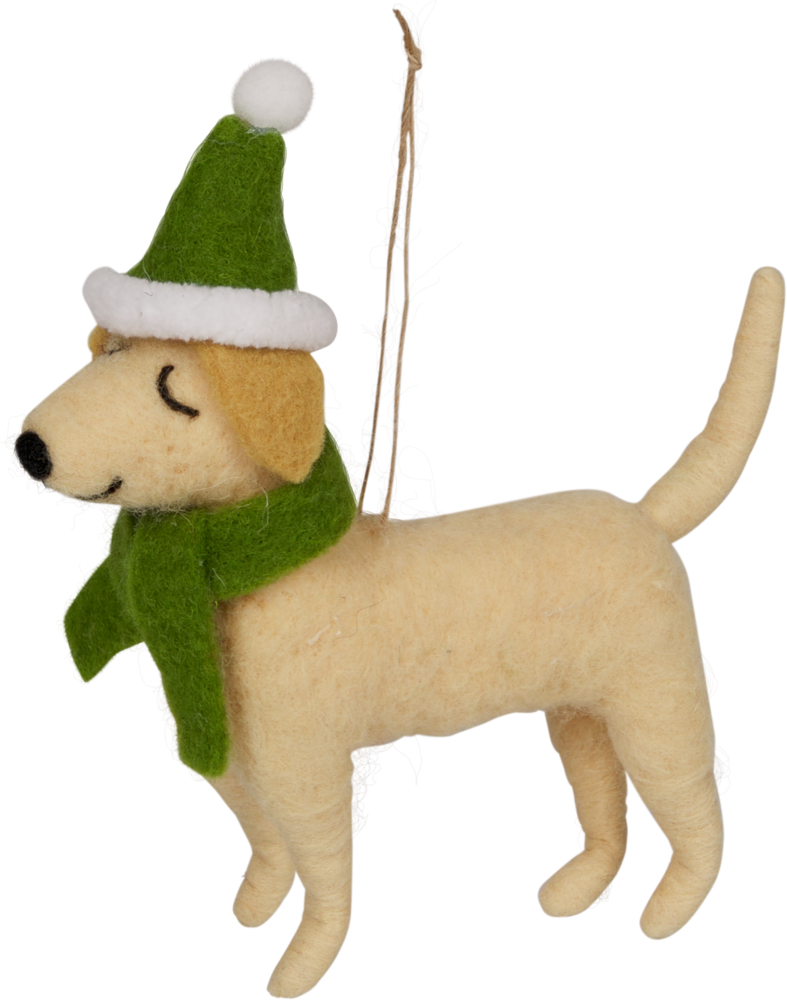 Hundefigur aus Filz mit grünem Schal und Bommelmütze, an einer Schnur hängend.