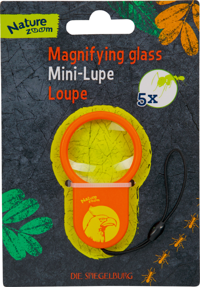 Verpackung mit Nature Zoom Logo, orangefarbener Lupe und Blattmotiven.