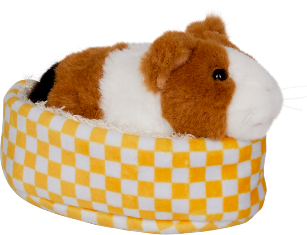 Plüsch-Meerschweinchenspielzeug in einem gelb-weiß karierten Bett vor weißem Hintergrund.