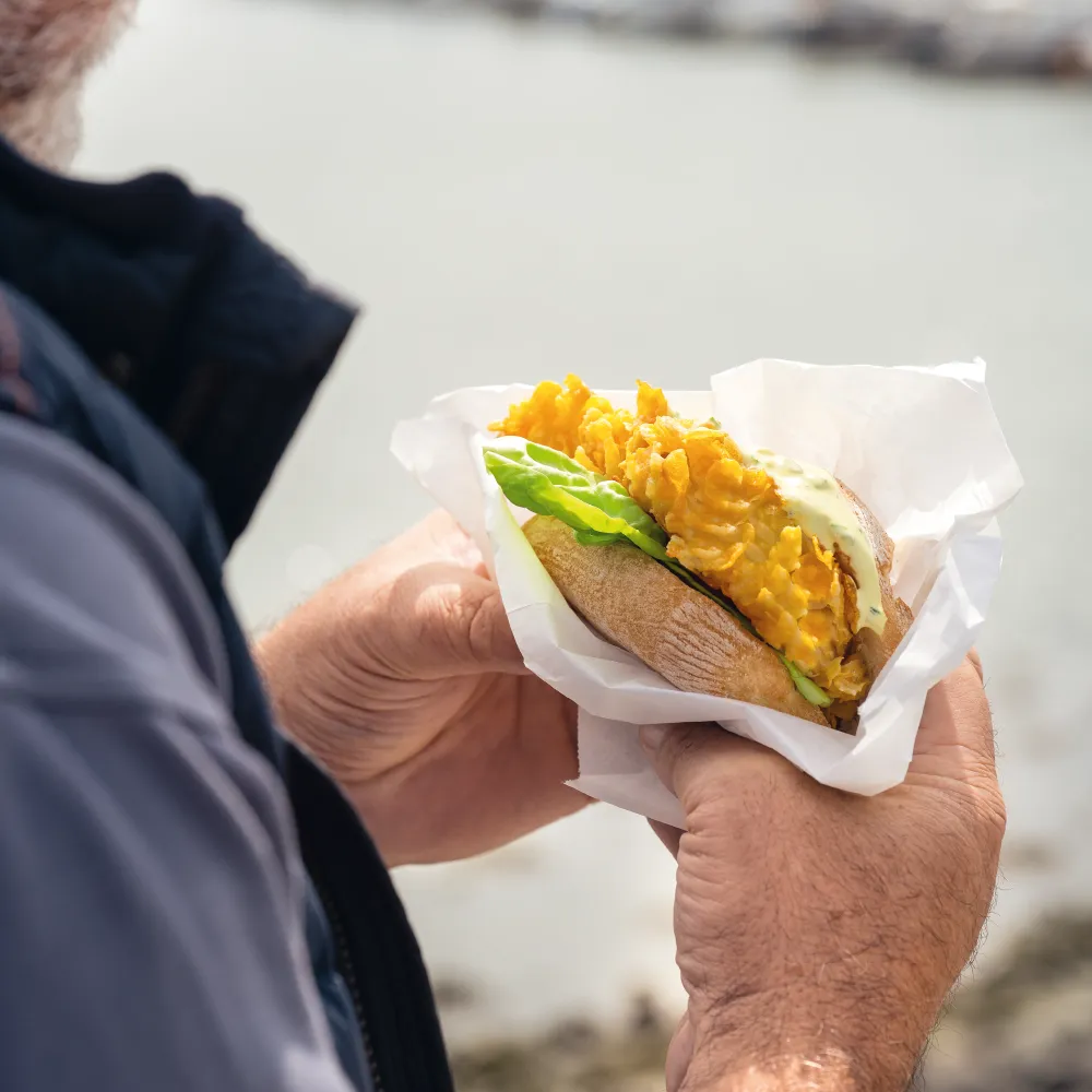 Knusperbackfisch im Brötchen