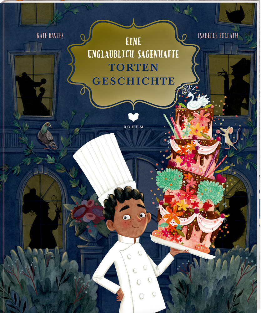 Ein lächelnder Koch präsentiert eine große, bunte Torte, während Silhouetten aus den Fenstern im Haus hinter ihm zuschauen.