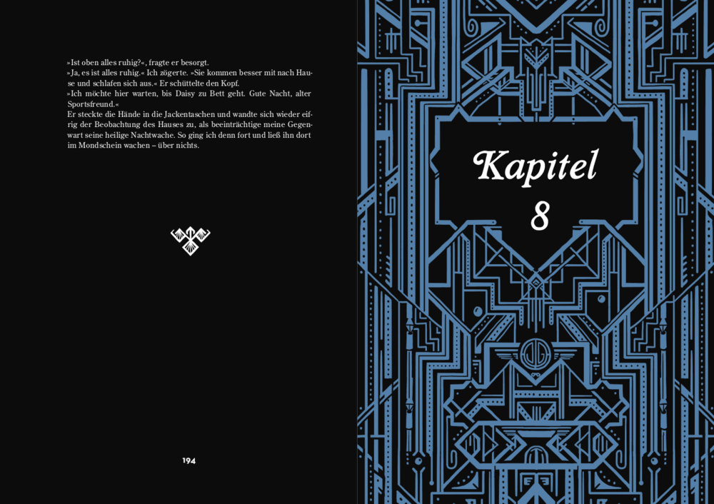 Buchdoppelseite von „Kapitel 8“ in verziertem blauen Art-Deco-Rahmen auf schwarzem Hintergrund.