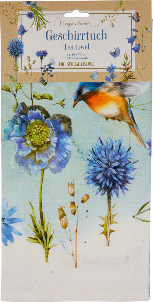 Gefaltetes, weißes Geschirrtuch mit blauen Blumen, Vögeln und Schmetterlingen an einer Pappkarte.