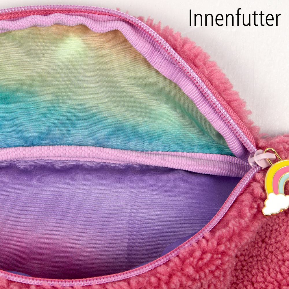 Nahaufnahme eines offenen rosa Beutels mit regenbogenfarbenem Futter und einem regenbogenförmigen Reißverschluss.