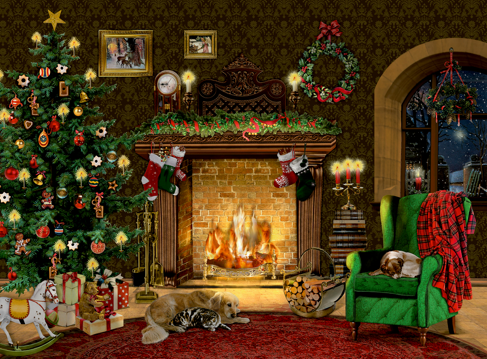 Gemütliches Weihnachtswohnzimmer mit Kamin, geschmücktem Baum, Geschenken, Haustieren und Strümpfen.