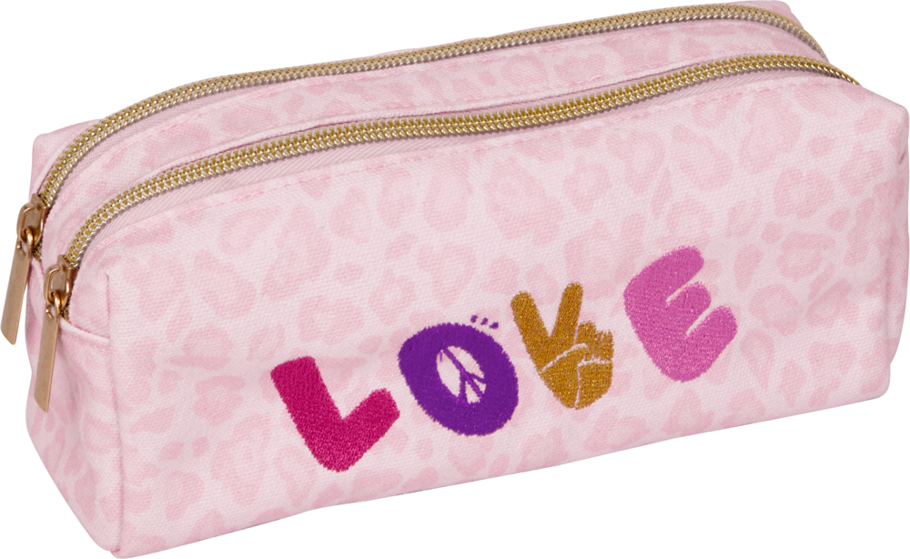 Rosafarbene Tasche mit Reißverschluss und der Aufschrift „LOVE“ in bunten Buchstaben und einem dezenten Leopardenmuster.