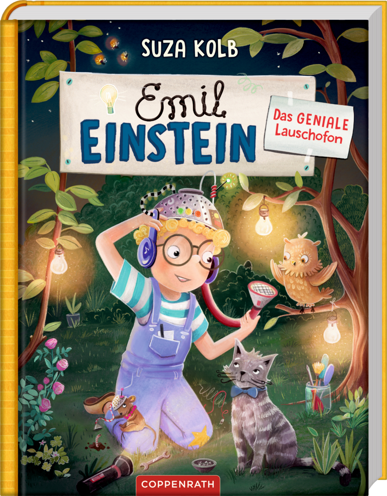 Emil Einstein (Bd.6) - Das geniale Lauschofon Ein Junge mit Locken und Brille trägt Kopfhörer und hält eine Lauschofon und neben ihm stehen eine Katze und eine Eule, auf dem Cover von "Emil Einsten - Das geniale Lauschofon".