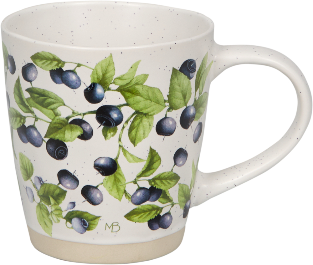 Andere Seite einer weißen Keramiktasse mit Abbildungen von Blaubeeren und grünen Blättern.
