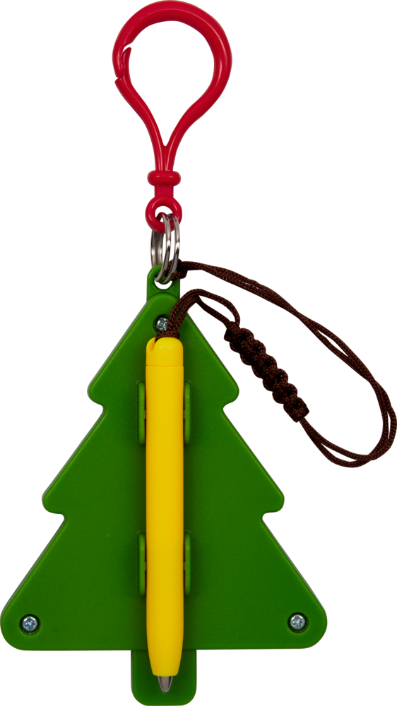 Grüner Tannenbaum-förmiger Anhänger mit gelbem Stift, rotem Karabiner und braunem Band.