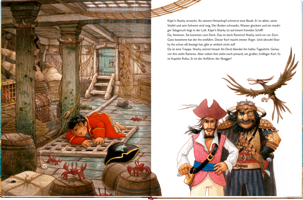 Ein Junge liegt auf dem Holzfußboden eines Schiffs, Krabben sind in der Nähe, rechts stehen zwei Piraten und ein Vogel.