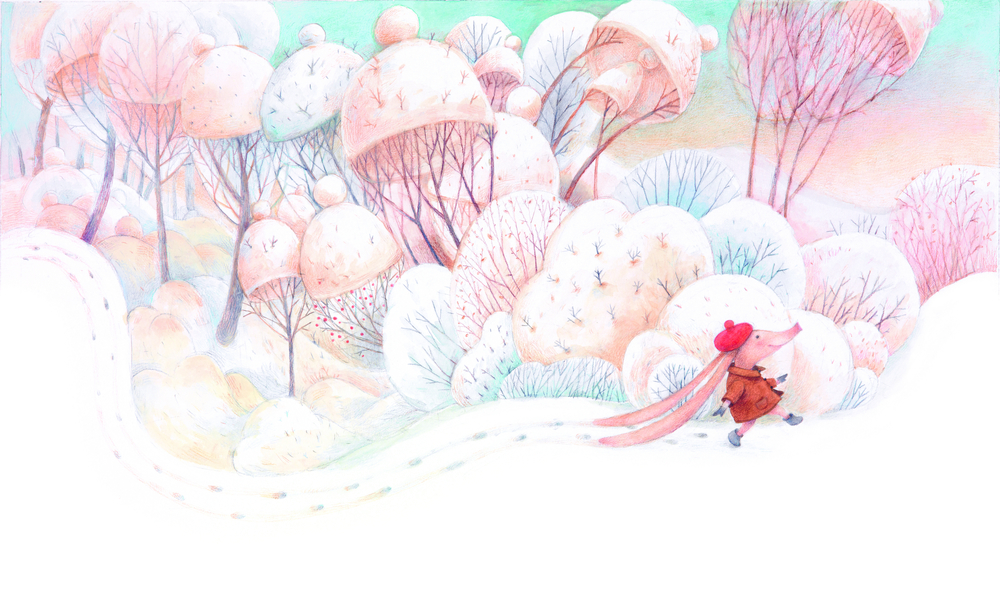 Ein Ferkel mit roter Mütze und Mantel läuft durch einen verschneiten, pastellfarbenen Winterwald.