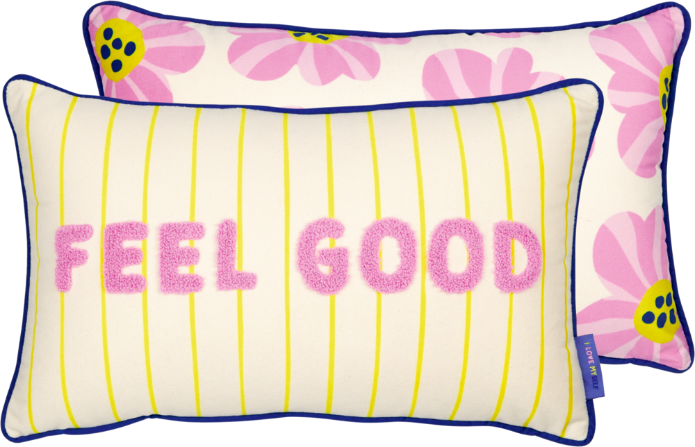 Zwei Zierkissen, eines mit FEEL GOOD in rosa Buchstaben, beide mit Blumenmuster und blauer Borte.