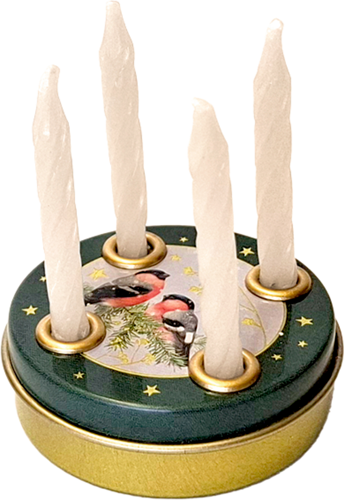 Vier weiße Spiral-Kerzen in goldener Metaldose mit duneklgrünem Deckel zeigt eine Vogelillustration und goldene Sternverzierungen.