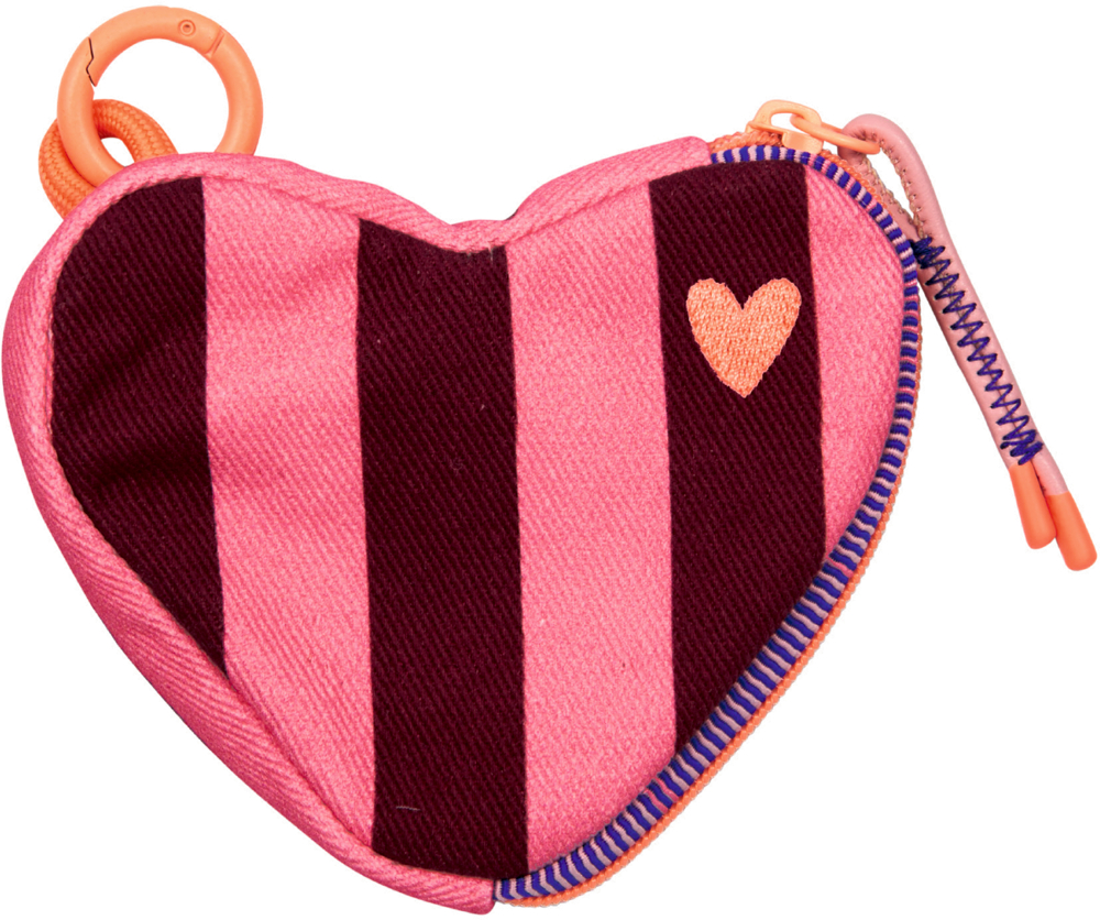 Herzförmiges Etui mit pink-bordeauxfarbenen Streifen, kleinem Herzsymbol, Reißverschluss und apricotfarbenem Karabiner.