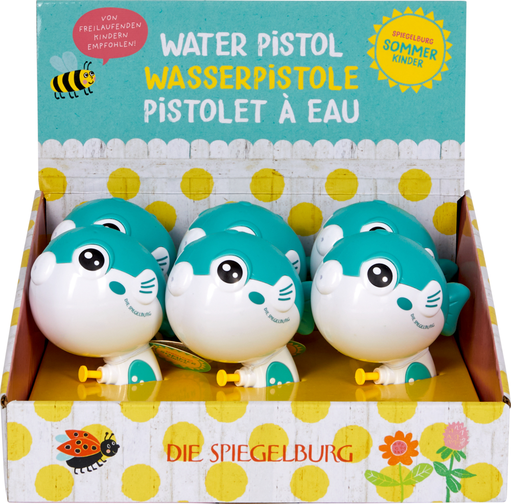 Blau-weiße Wasserpistolen in Fischform in einer Schachtel, beschriftet auf Englisch, Deutsch und Französisch.