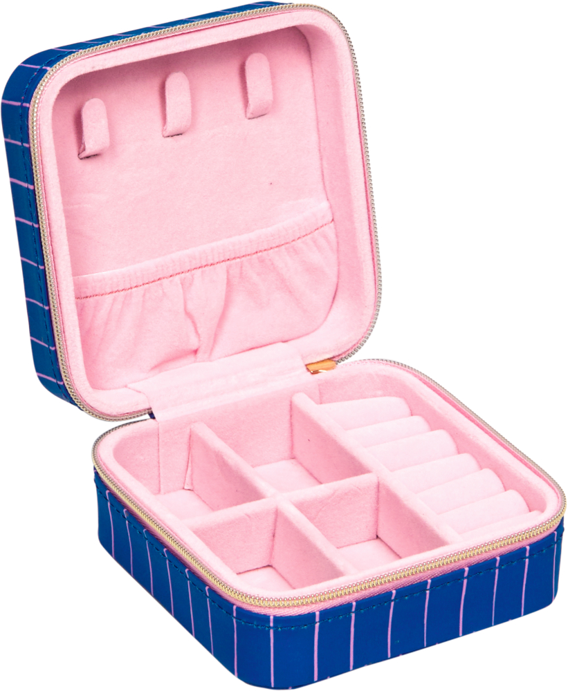 Offene blaue Schmuckschatulle mit rosa Innenfutter, Fächern, Ringschlitzen und Haken für Ketten.