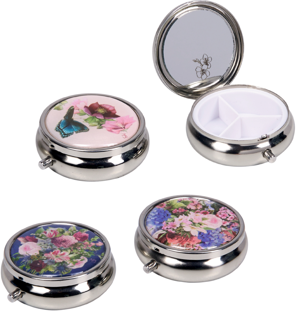 Runde silberfarbene Dosen mit floralem Dekor, teils geöffnet mit Spiegeldeckel mit kleinem Blumenmotiv und dreigeteiltem Innenfach.