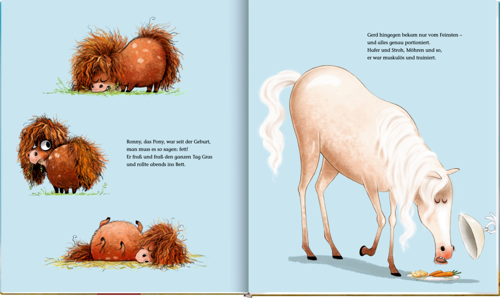 Links braunes Pony, rechts ein weißes Pferd beim Fressen.