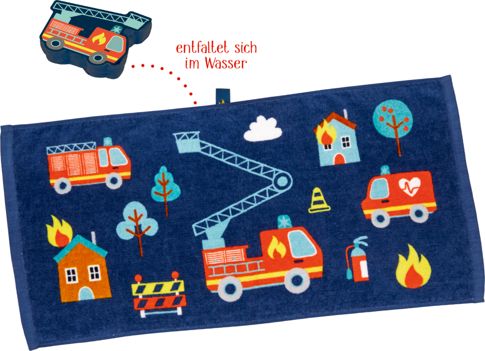 Blaues Handtuch mit Feuerwehrautos, Häusern, Bäumen, Flammen, Hütten und Schwamm-Feuerwehrauto.