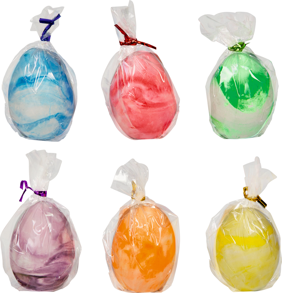 Zwei gelb-weiß marmorierte Eier, eines in Plastik verpackt, eines unverpackt, liegen nebeneinander.