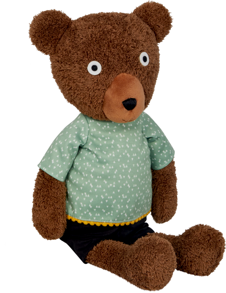 Brauner Teddybär in grün gemustertem Hemd und kurzen schwarzen Shorts, aufrecht sitzend.