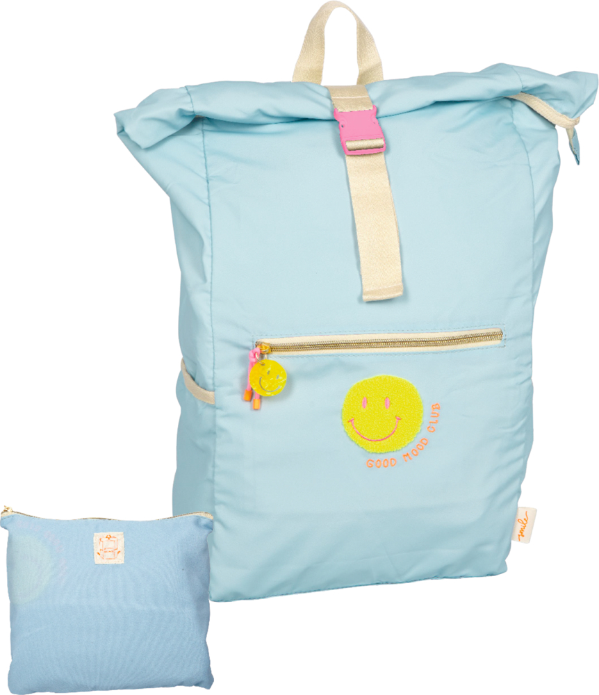 Hellblauer Rucksack mit gelbem Smiley und einer kleinen passenden Tasche daneben.