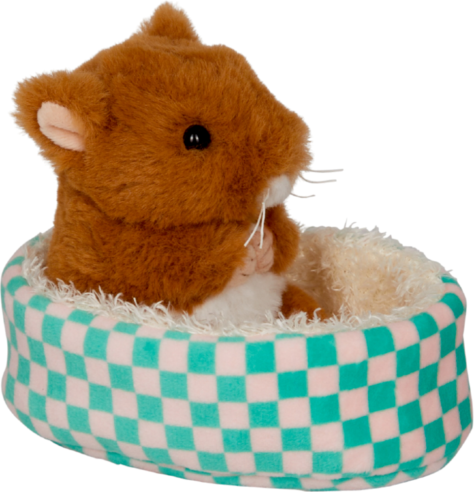 Goldhamster Ted im Korb - Lustige Tierparade Ein weicher brauner Plüschhamster liegt in einem blau-weiß karierten Haustierbett.