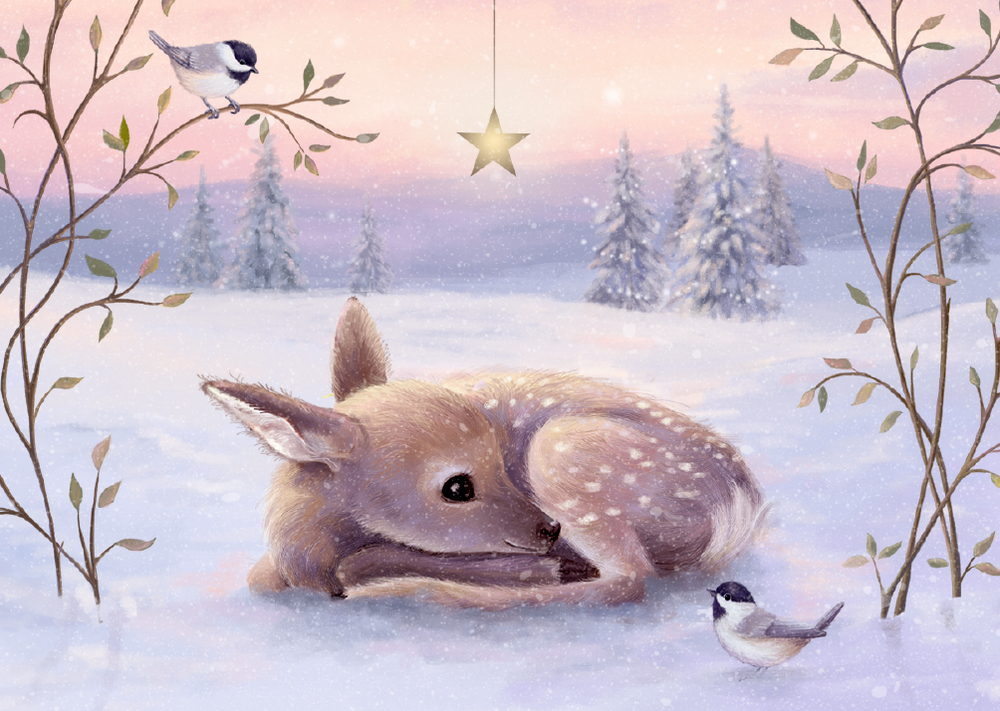 Ein Rehkitz ruht im verschneiten Wald vor frostigen Bäumen, Stern und zwei Vögeln im Hintergrund.