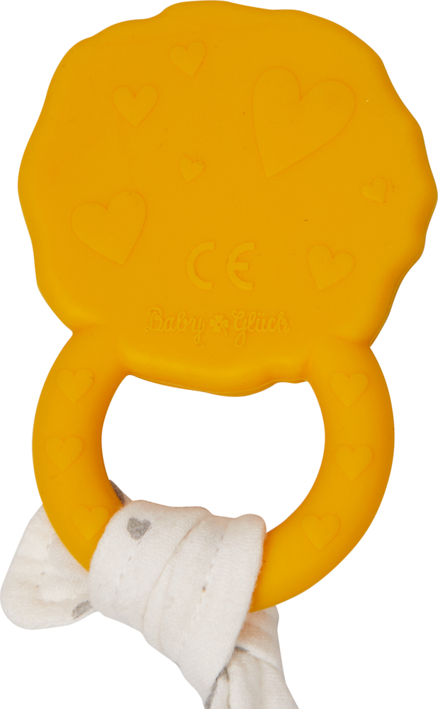 Gelber Beißring mit Herzmuster und einem weißen Tuch, das am Griff befestigt ist.