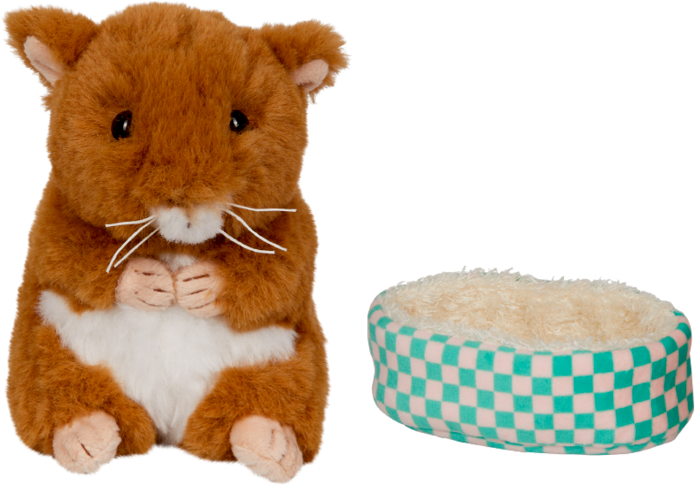 Plüschiges braunes Hamsterspielzeug mit weißem Bauch neben einem kleinen grün-weiß karierten Haustierbett.