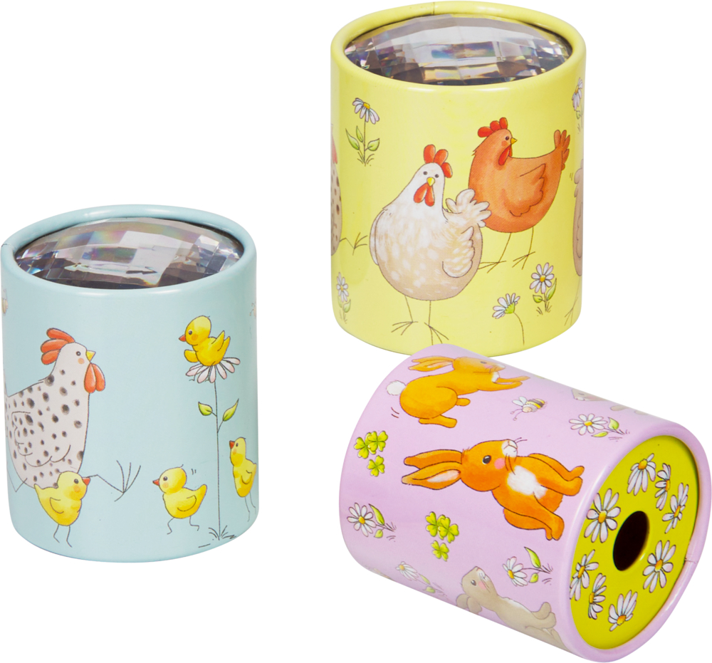 Drei zylindrische Gegenstände mit Guckloch und prismatischem Glaseinsatz in Hellblau, Hellgrün und Rosa.