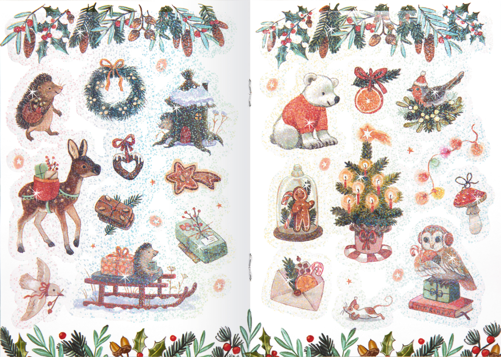 Aufgeklappte Stickerbuchseite mit Tieren, Geschenken, einem Weihnachtsbaum, Türkranz, Keksen und festlichen Dekorationen auf weißem Hintergrund.