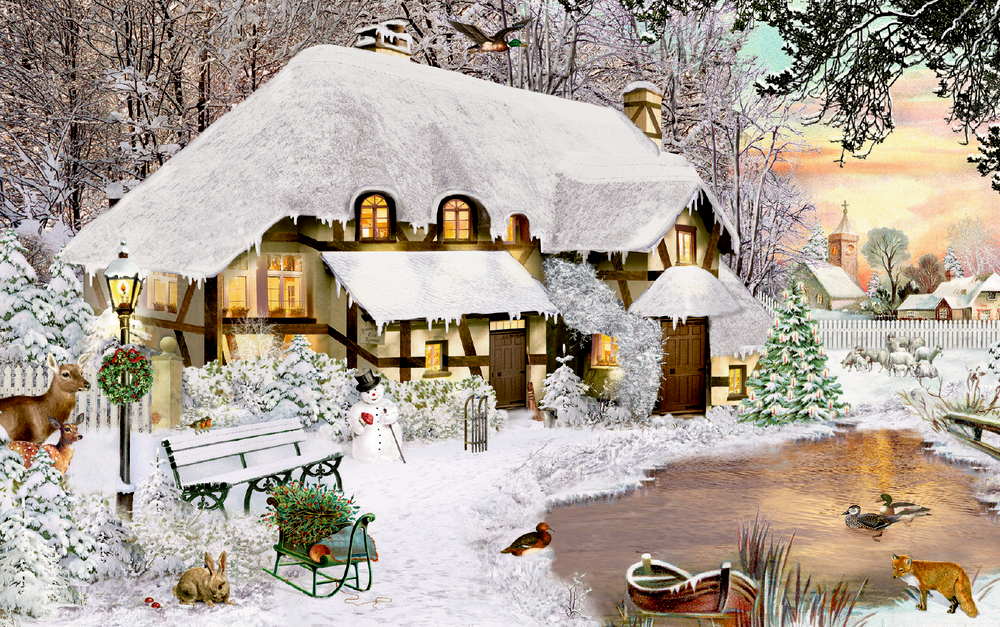 Schneebedecktes Fachwerkhaus mit erleuchteten Fenstern, davor Schneemann, Tiere, Teich, Schlitten und Tannenbaum im winterlichen Garten.