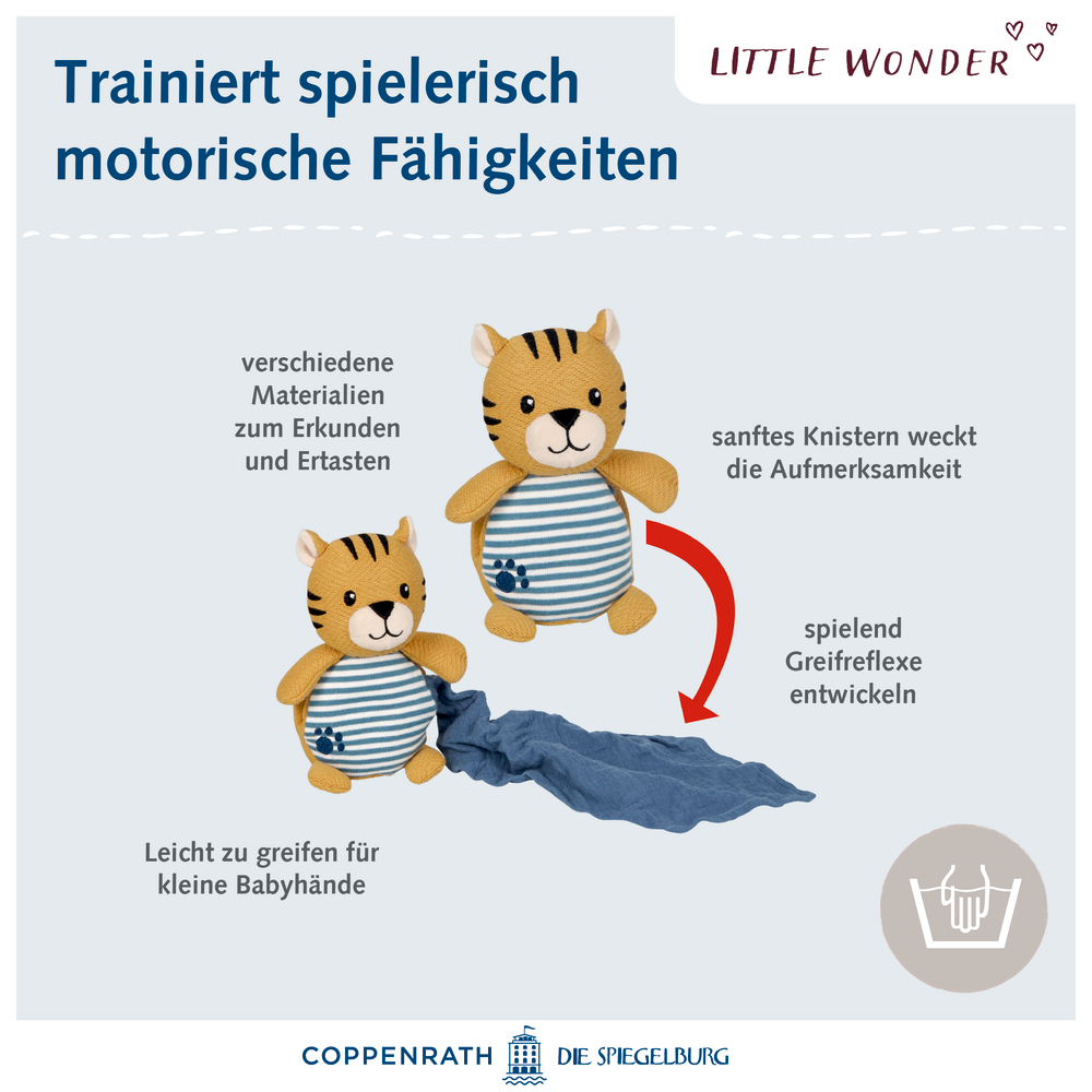 Zwei Plüschtiger und ein blaues Tuch zeigen, wie Spielzeug die Motorik und die Sinneswahrnehmung von Babys fördert.