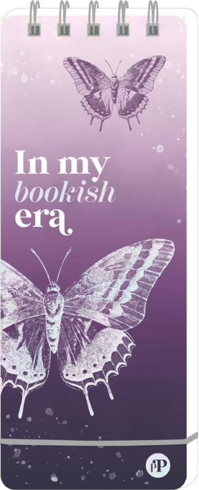 Lila Spiralnotizblock mit zwei gezeichneten Schmetterlingen und dem Text „In my bookish era“ auf dem Einband.